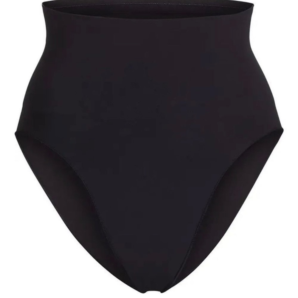 SKIMS NWOT Black L/XL Core Control Mid Rise brief